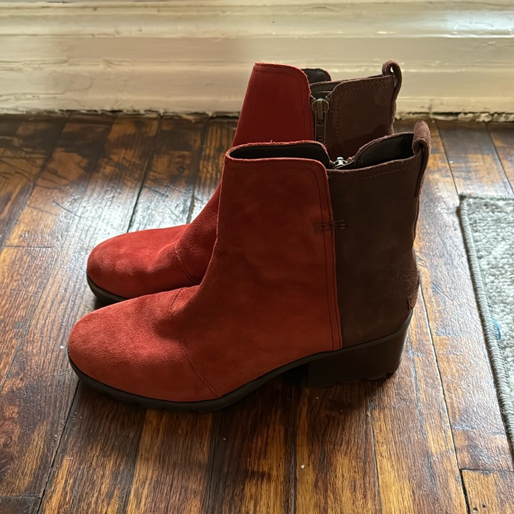 Sorel Cate Orange Suede Colorblock Booties